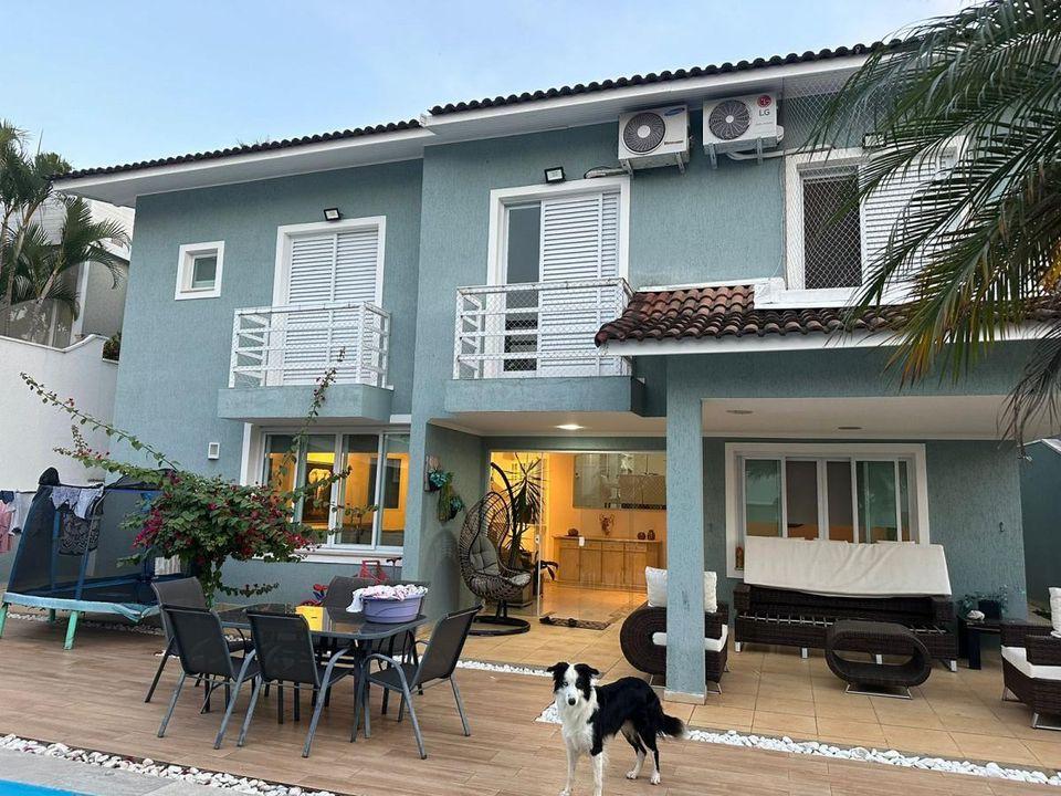 Casa de Condomínio à venda com 3 quartos, 370m² - Foto 1