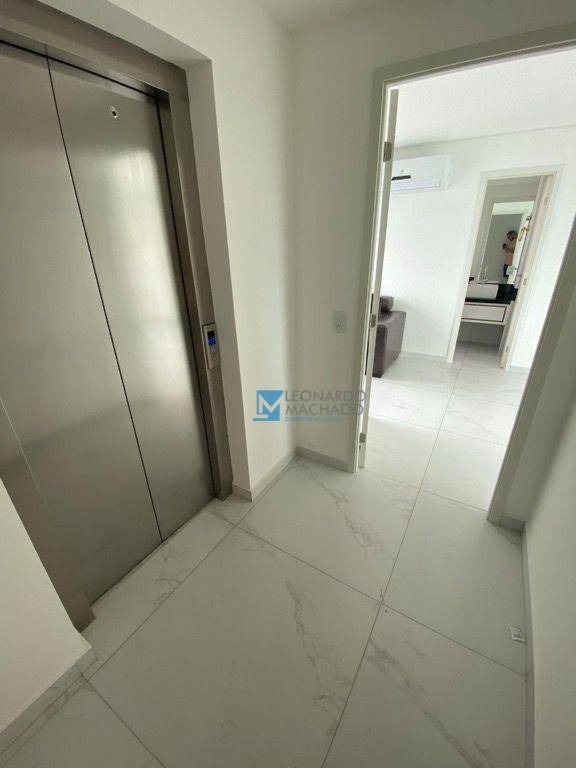 Apartamento à venda com 3 quartos, 158m² - Foto 6