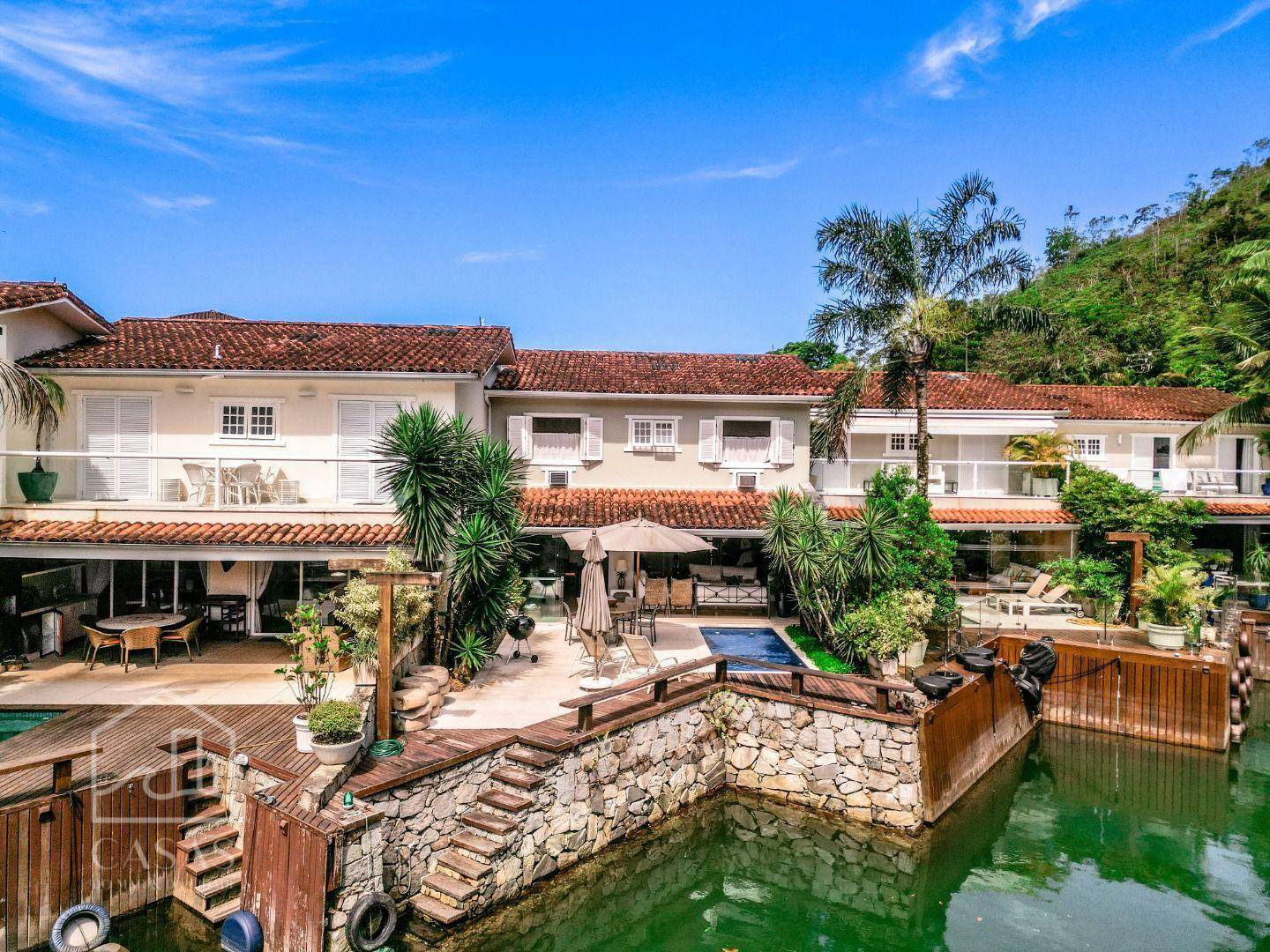 Casa de Condomínio à venda e temporada com 4 quartos, 250m² - Foto 16