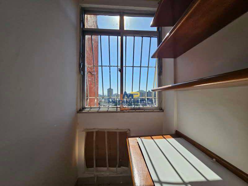 Apartamento à venda com 2 quartos, 70m² - Foto 13