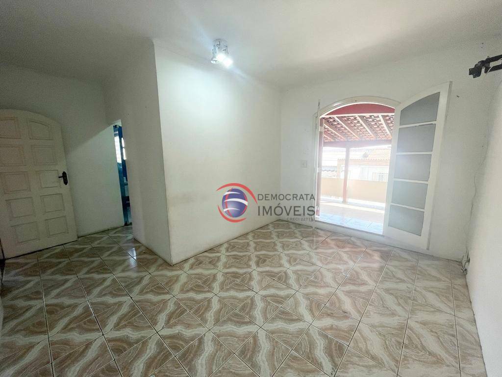 Sobrado à venda com 3 quartos, 380m² - Foto 2