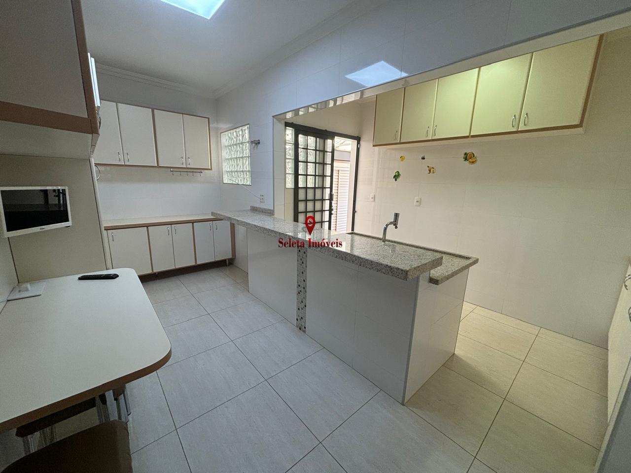 Casa à venda com 3 quartos, 212m² - Foto 13