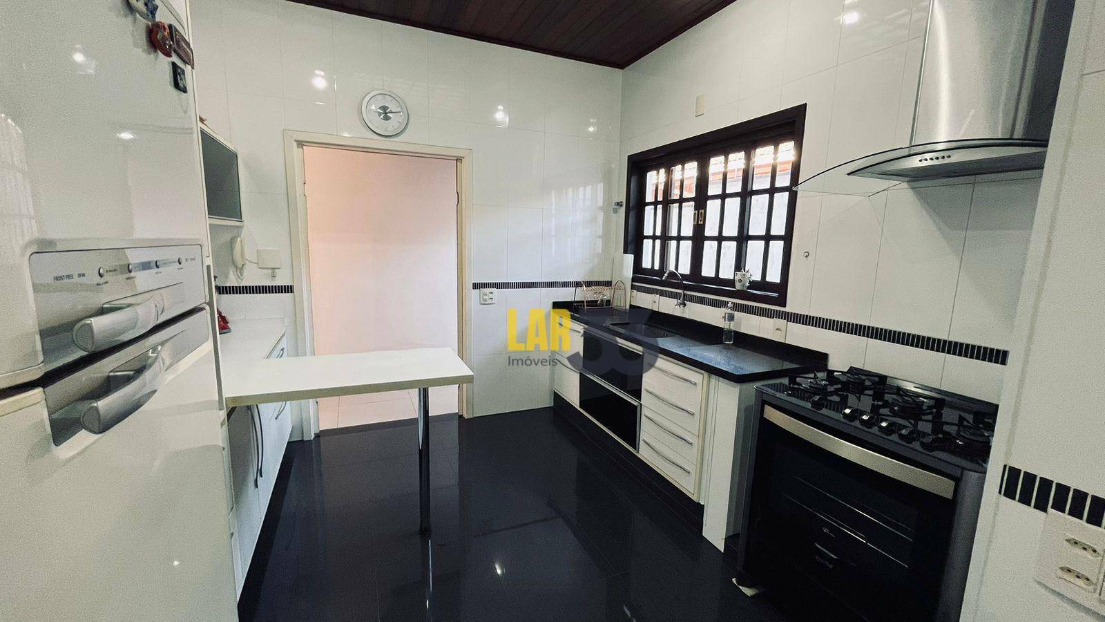 Casa à venda com 3 quartos, 298m² - Foto 47