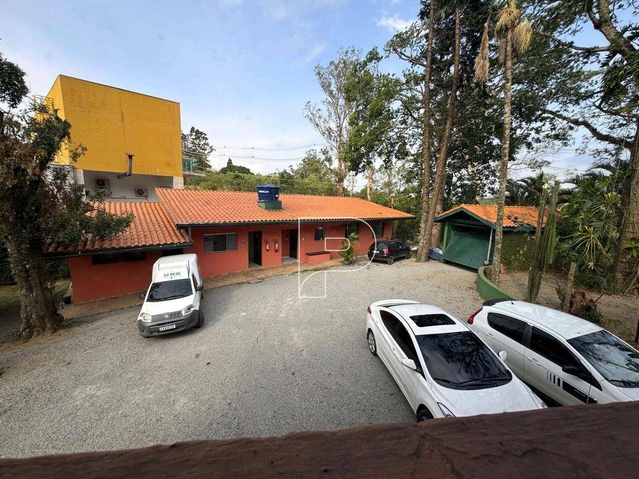 Casa à venda com 8 quartos, 698m² - Foto 4