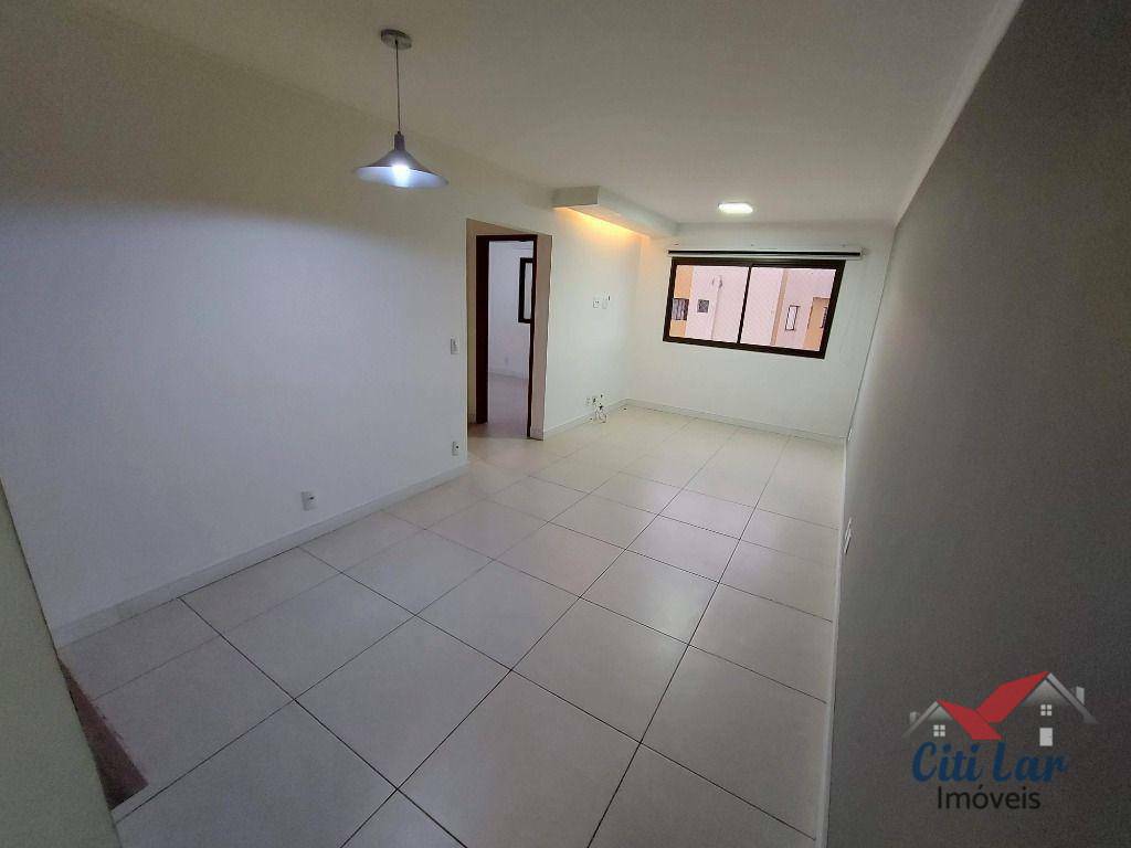 Apartamento à venda com 2 quartos, 60m² - Foto 11