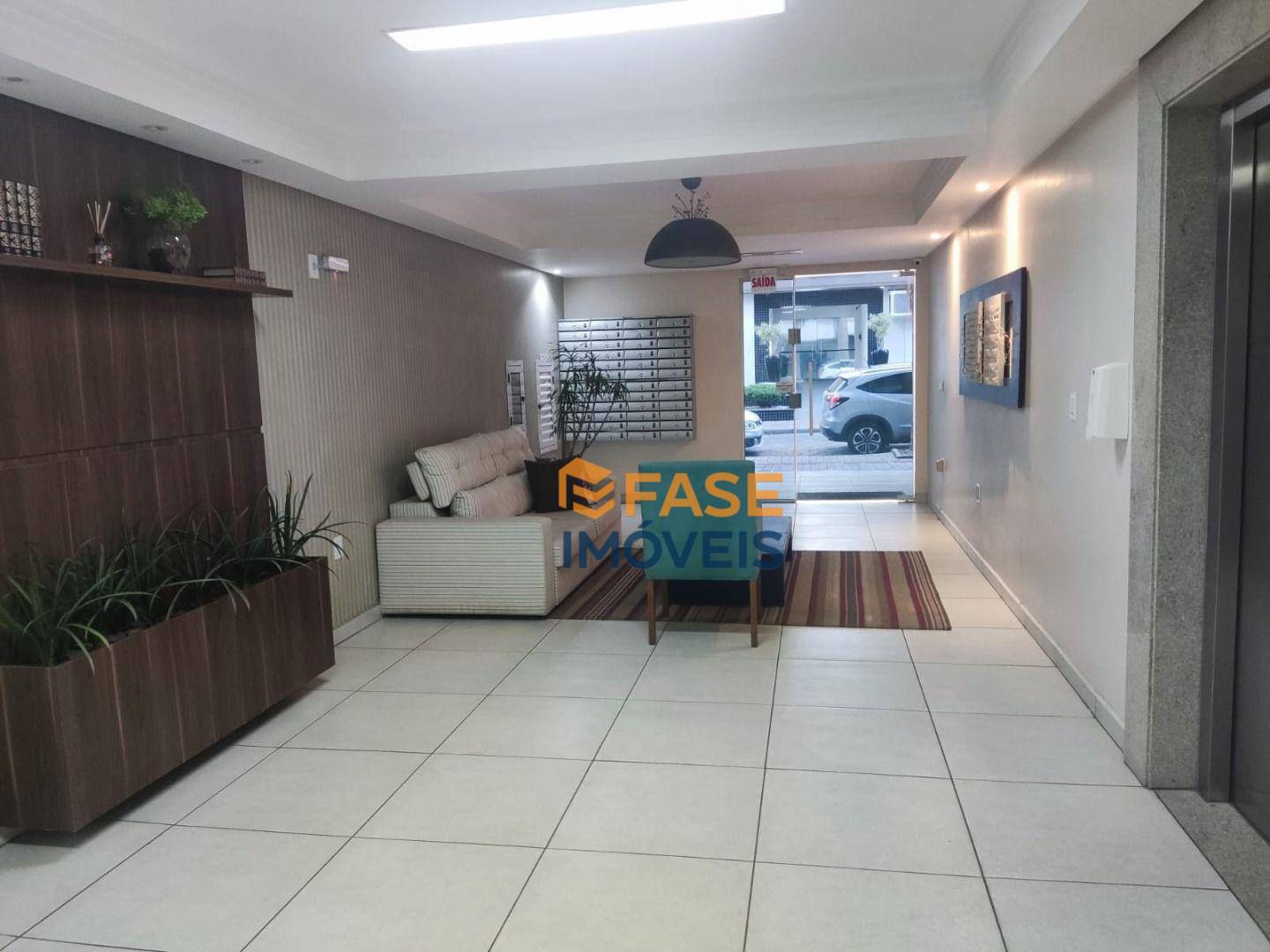 Apartamento à venda com 3 quartos, 79m² - Foto 1