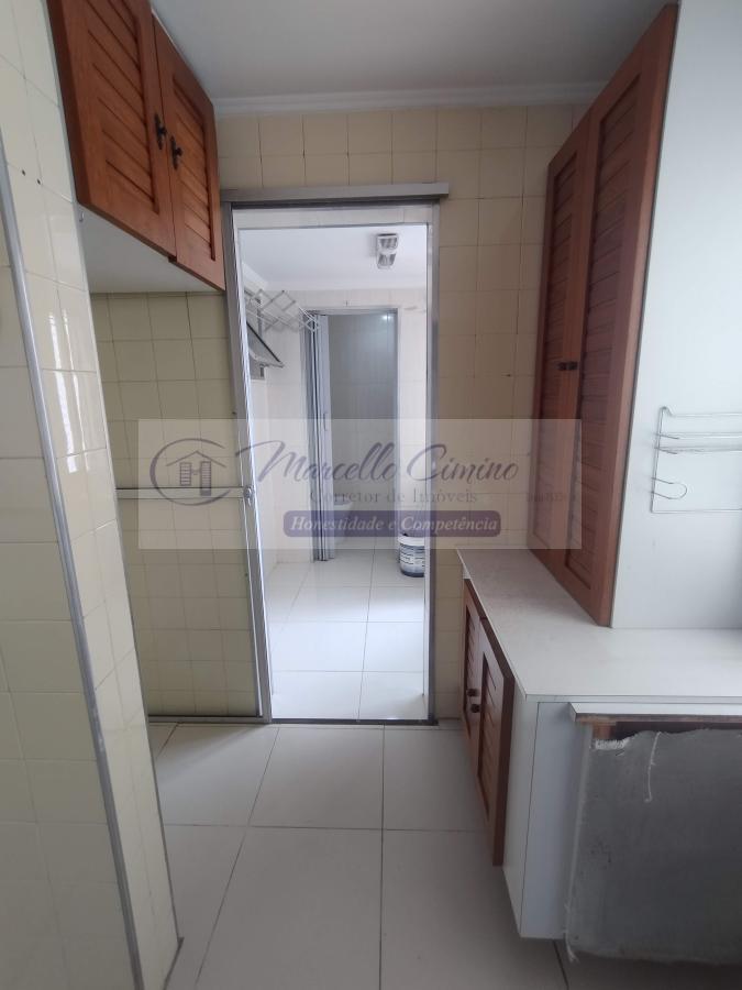 Apartamento para alugar com 2 quartos, 70m² - Foto 17