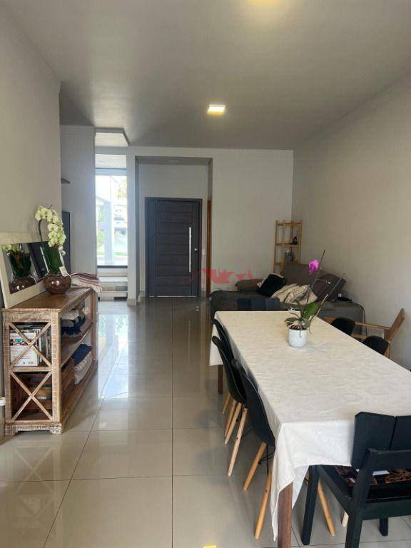 Casa de Condomínio à venda com 3 quartos, 150m² - Foto 1