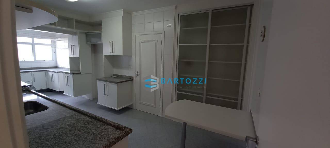 Apartamento à venda com 3 quartos, 164m² - Foto 9