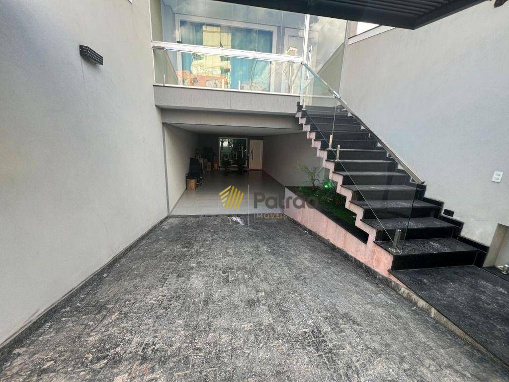 Sobrado à venda com 3 quartos, 272m² - Foto 3