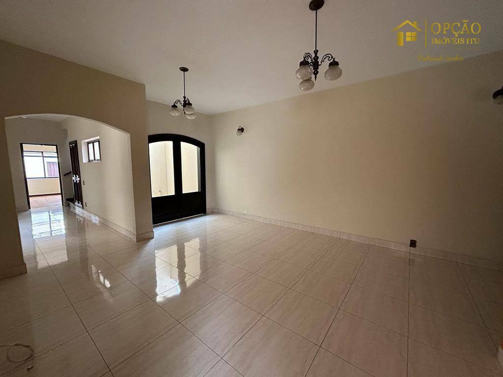 Casa à venda com 3 quartos, 337m² - Foto 2