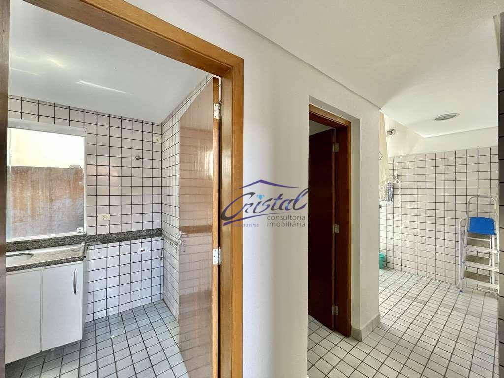 Casa de Condomínio para alugar com 4 quartos, 350m² - Foto 12