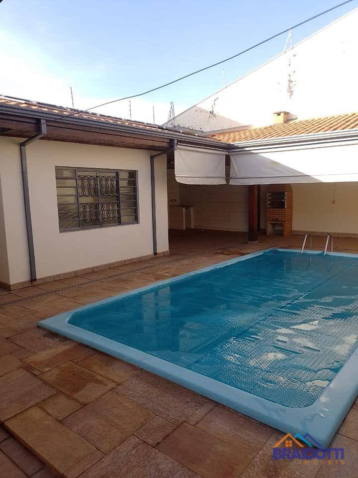 Casa à venda com 3 quartos, 180m² - Foto 2