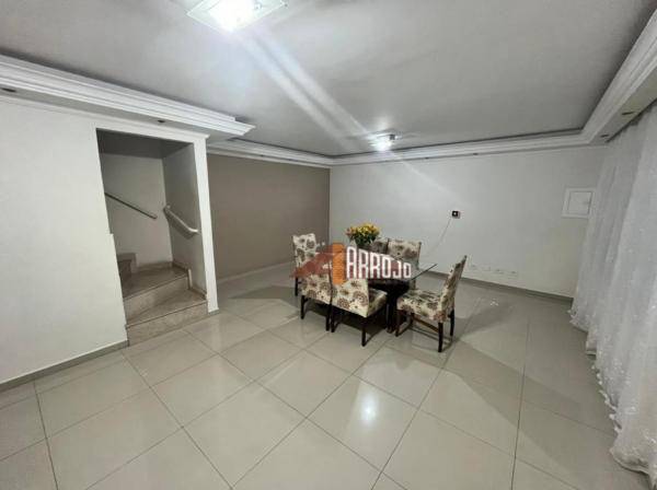 Sobrado à venda com 3 quartos, 300m² - Foto 2