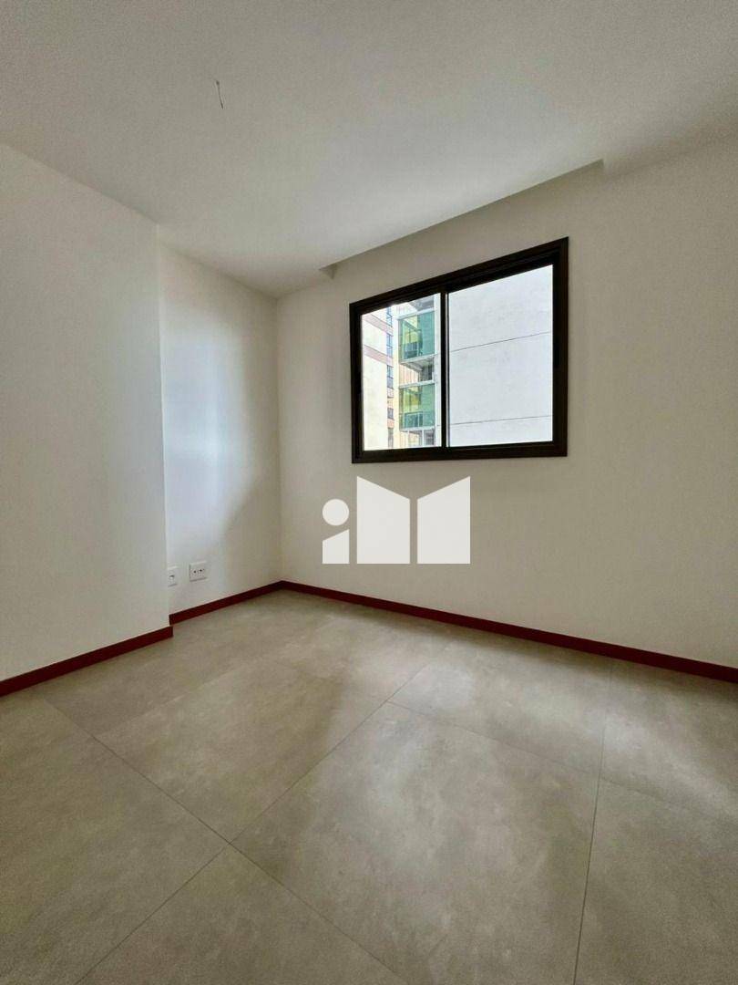 Apartamento à venda com 2 quartos, 65m² - Foto 11