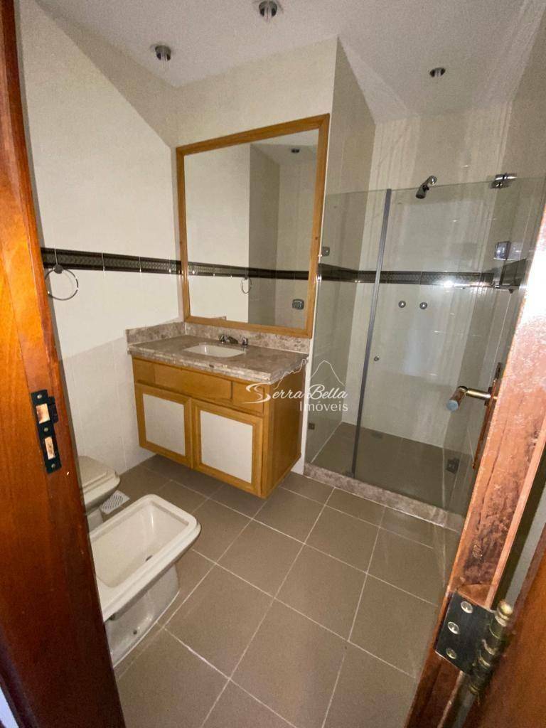 Casa de Condomínio à venda com 5 quartos, 211m² - Foto 30