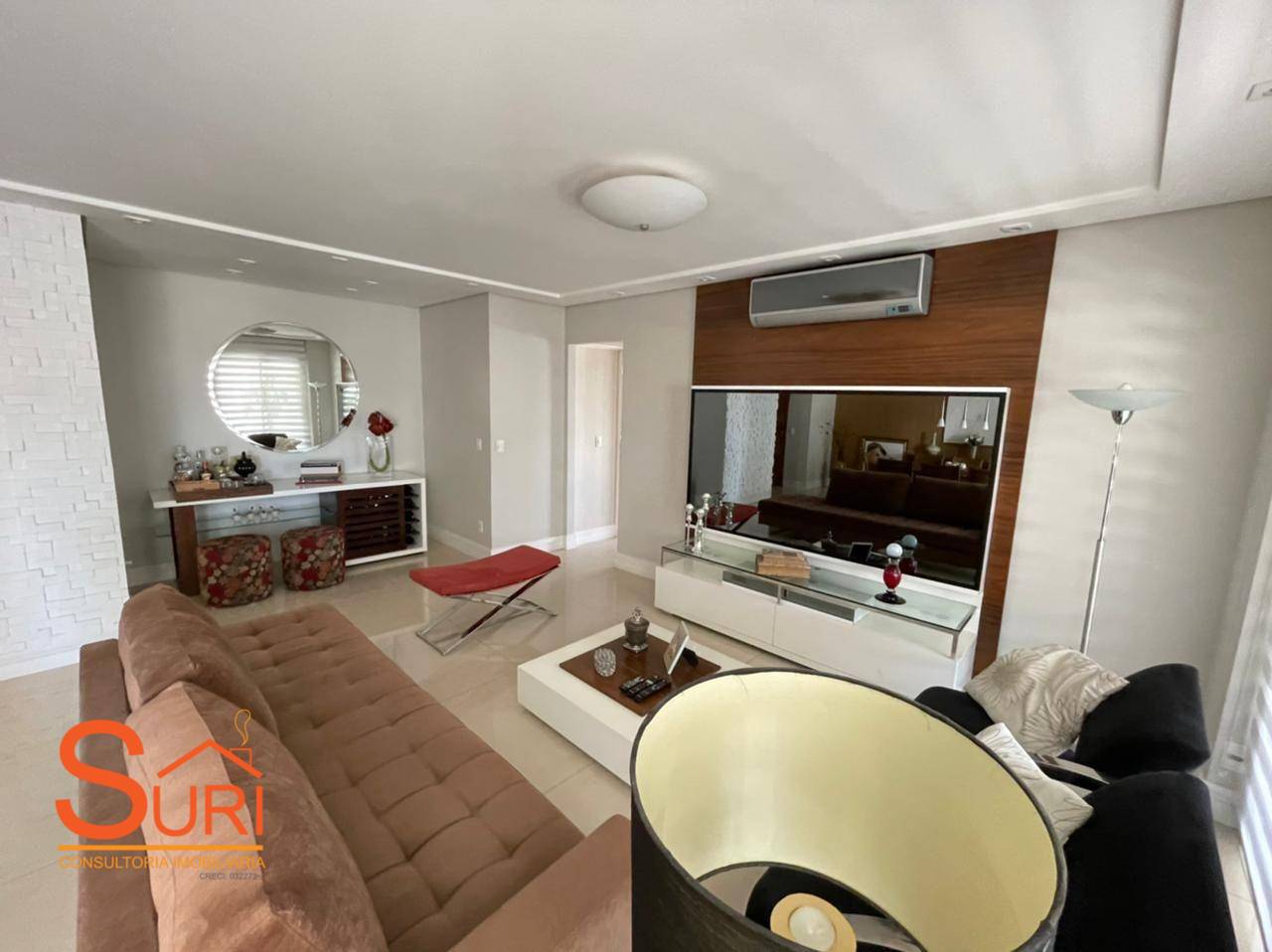 Apartamento à venda com 3 quartos, 158m² - Foto 2