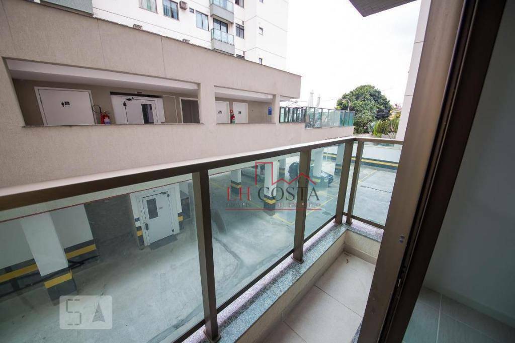 Apartamento à venda com 2 quartos, 60m² - Foto 4