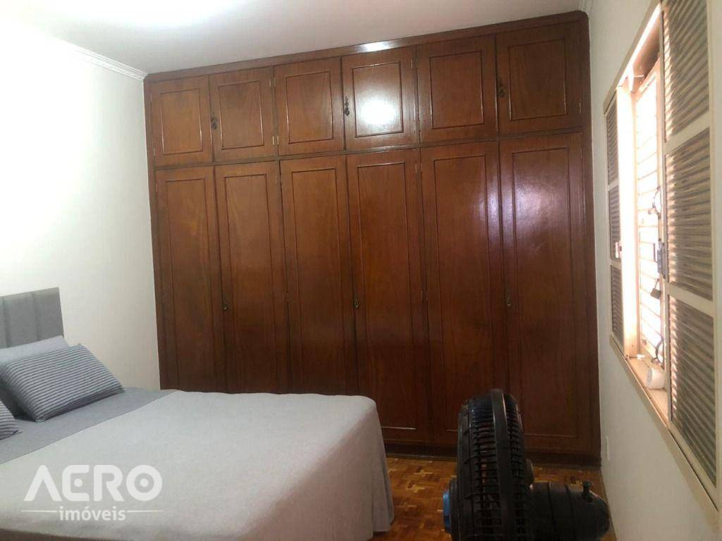 Casa à venda com 3 quartos, 251m² - Foto 21