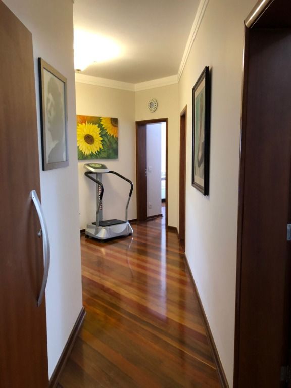 Casa à venda com 3 quartos, 351m² - Foto 18