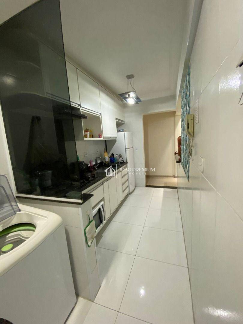 Apartamento à venda com 3 quartos, 75m² - Foto 8