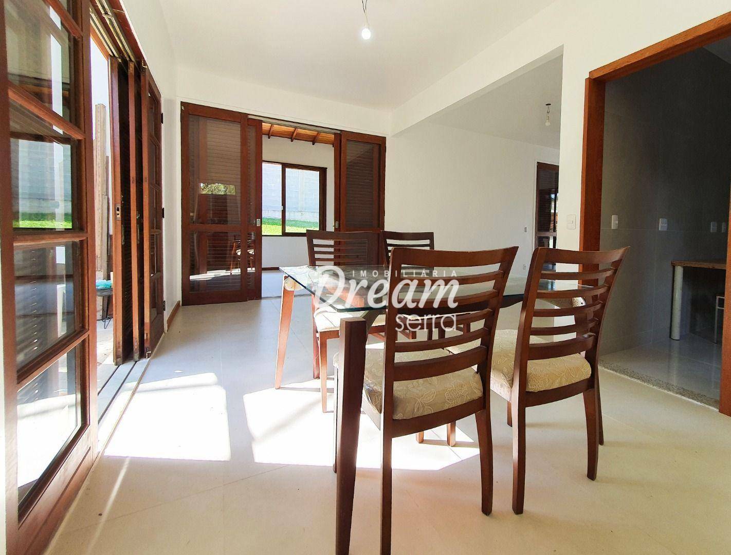 Casa à venda com 3 quartos, 220m² - Foto 8