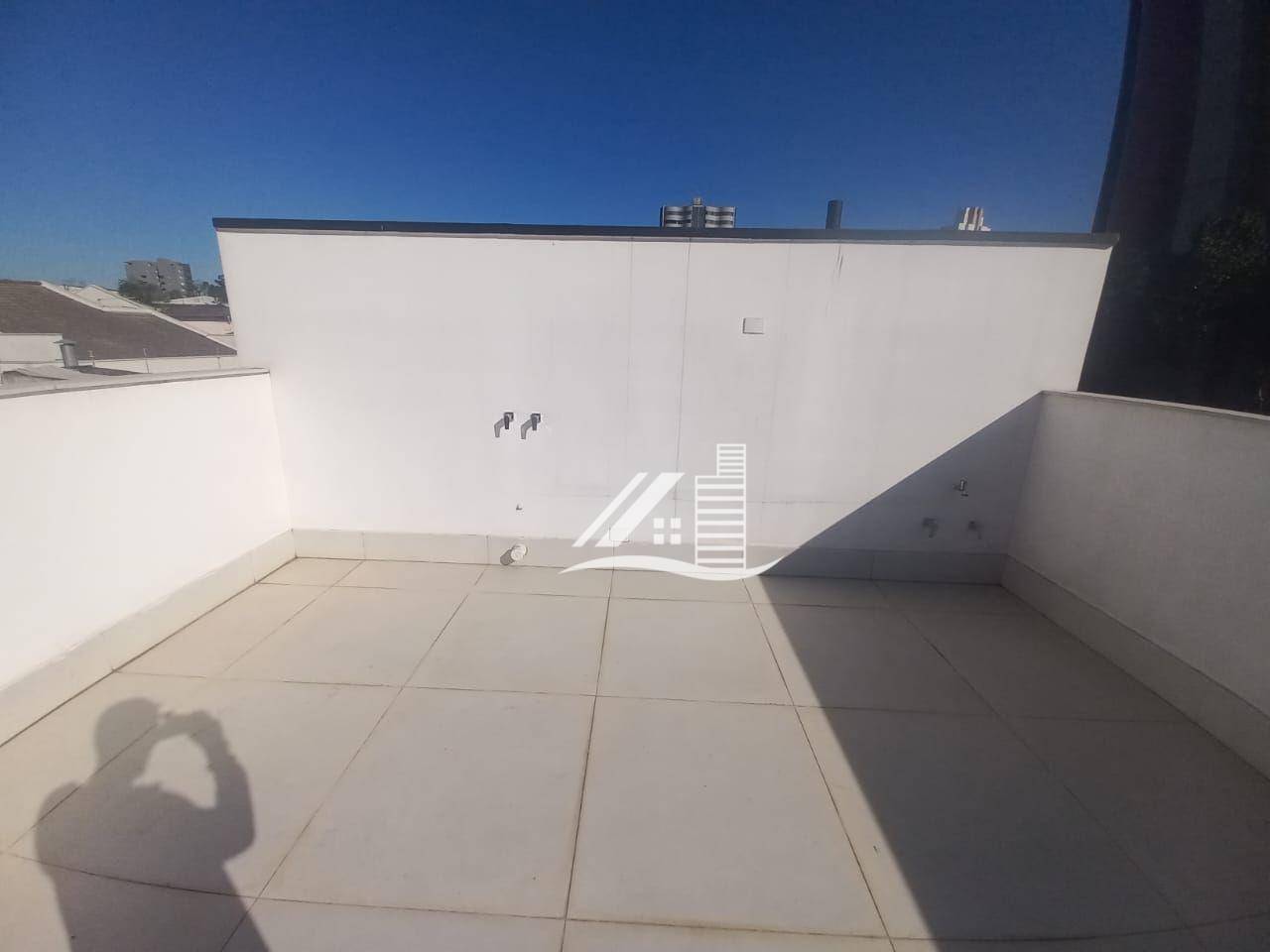 Sobrado à venda com 3 quartos, 300m² - Foto 3