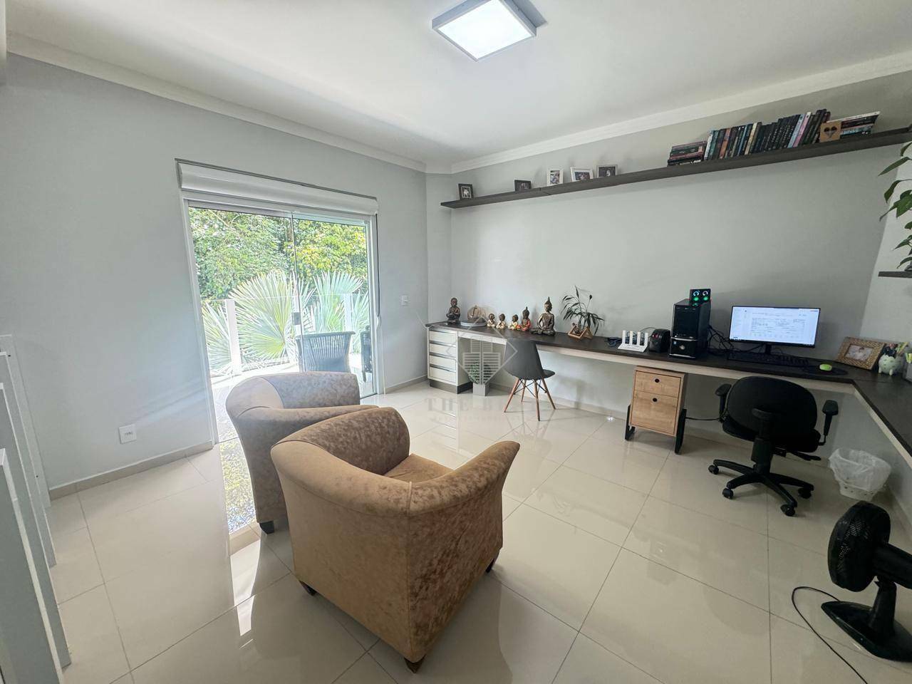 Casa à venda com 4 quartos, 250m² - Foto 10