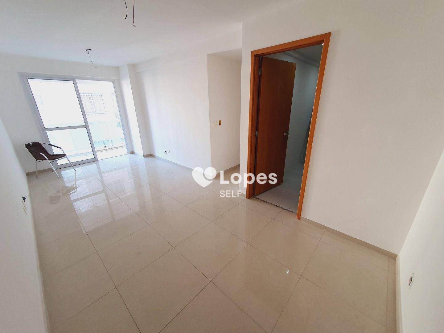 Apartamento à venda com 2 quartos, 80m² - Foto 4