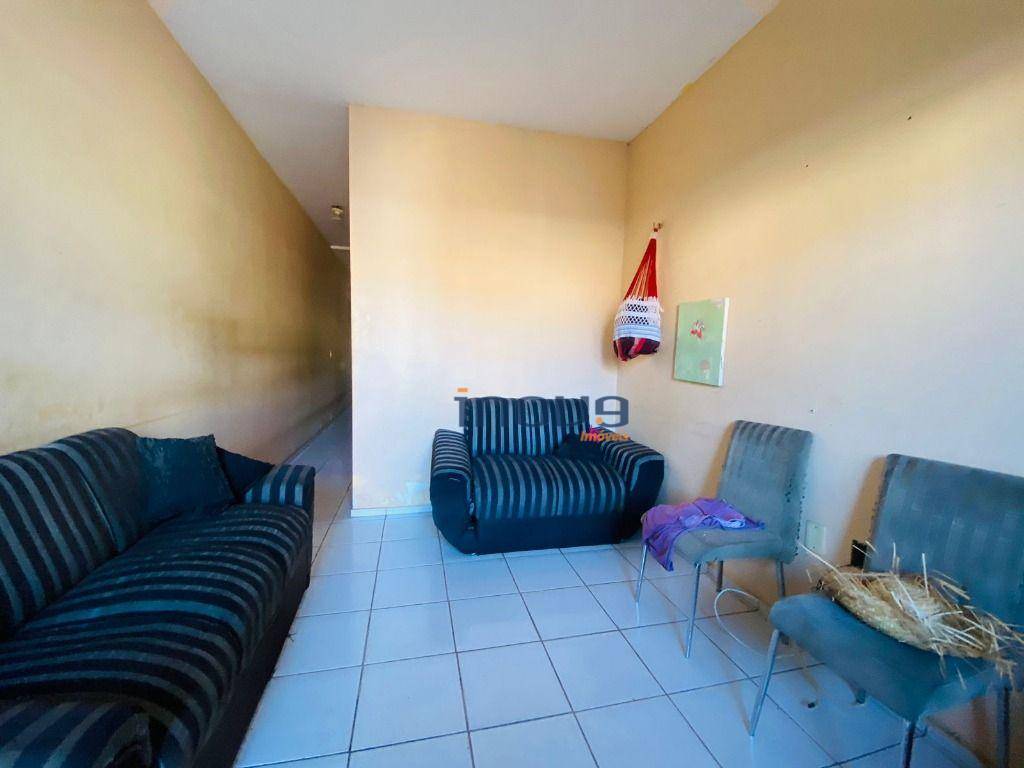 Casa à venda com 2 quartos, 100m² - Foto 3