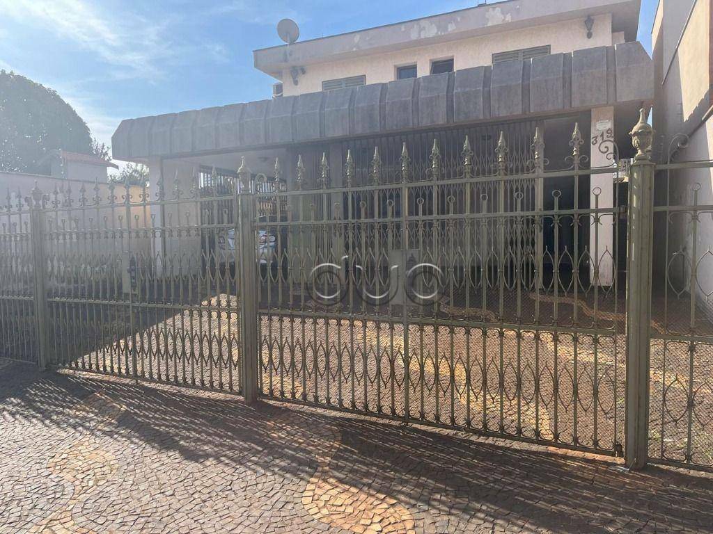 Casa à venda com 3 quartos, 385m² - Foto 2