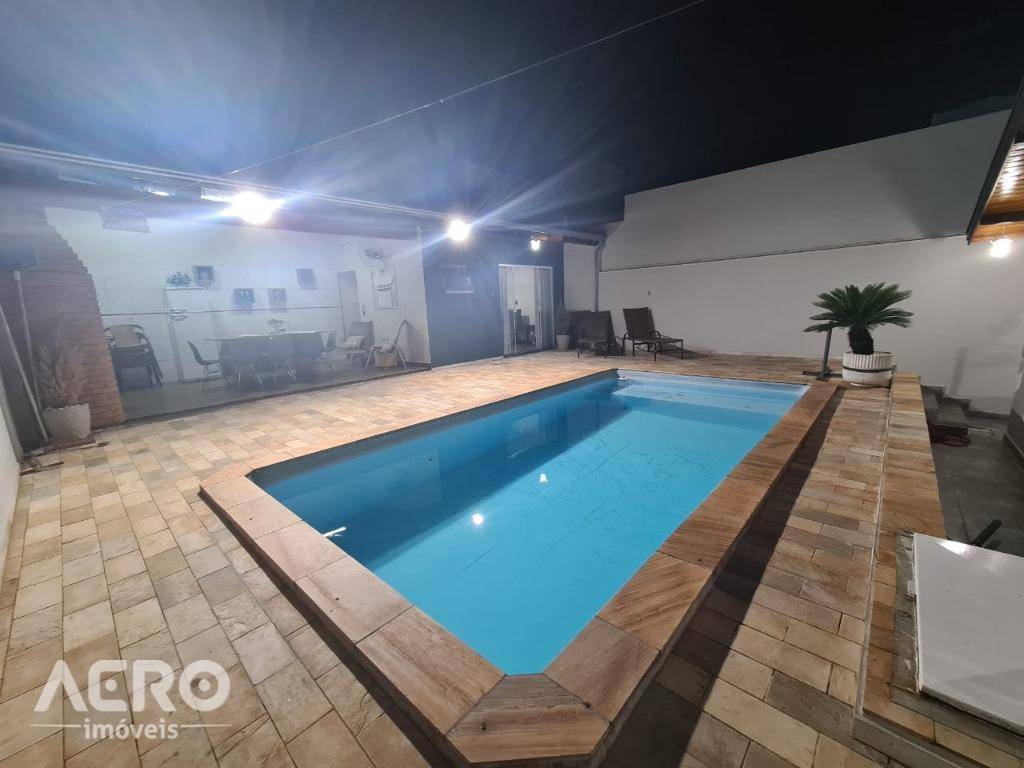 Casa à venda com 3 quartos, 205m² - Foto 13