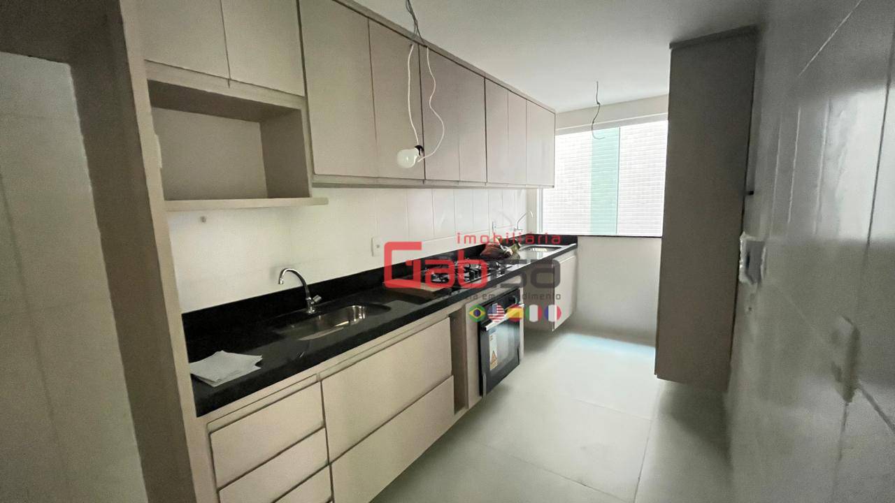 Apartamento para alugar com 3 quartos, 106m² - Foto 1