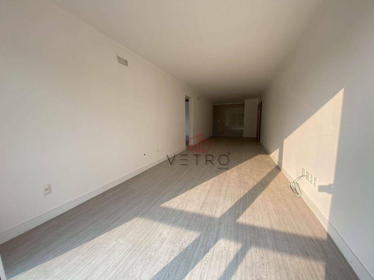 Apartamento à venda com 3 quartos, 113m² - Foto 2