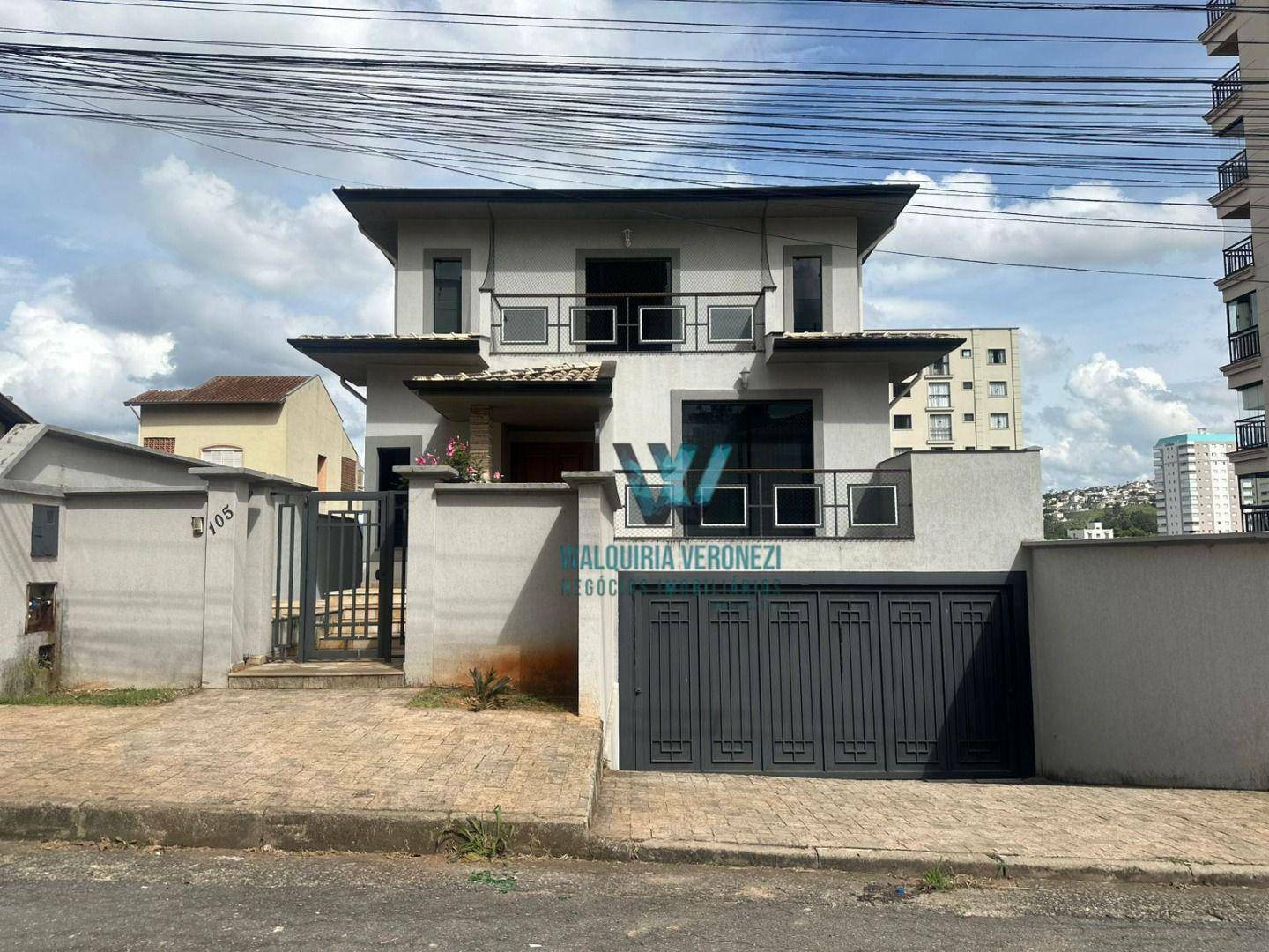 Casa de Condomínio à venda com 3 quartos, 384m² - Foto 2