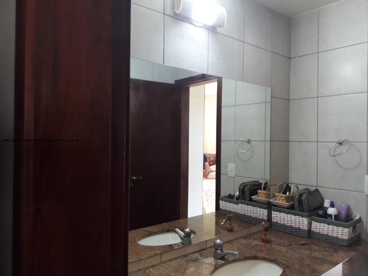 Casa de Condomínio à venda com 4 quartos, 360m² - Foto 11