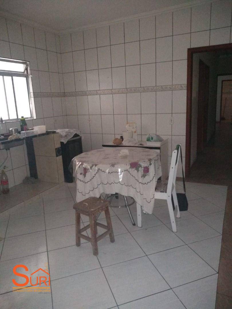 Casa à venda com 4 quartos, 125m² - Foto 1