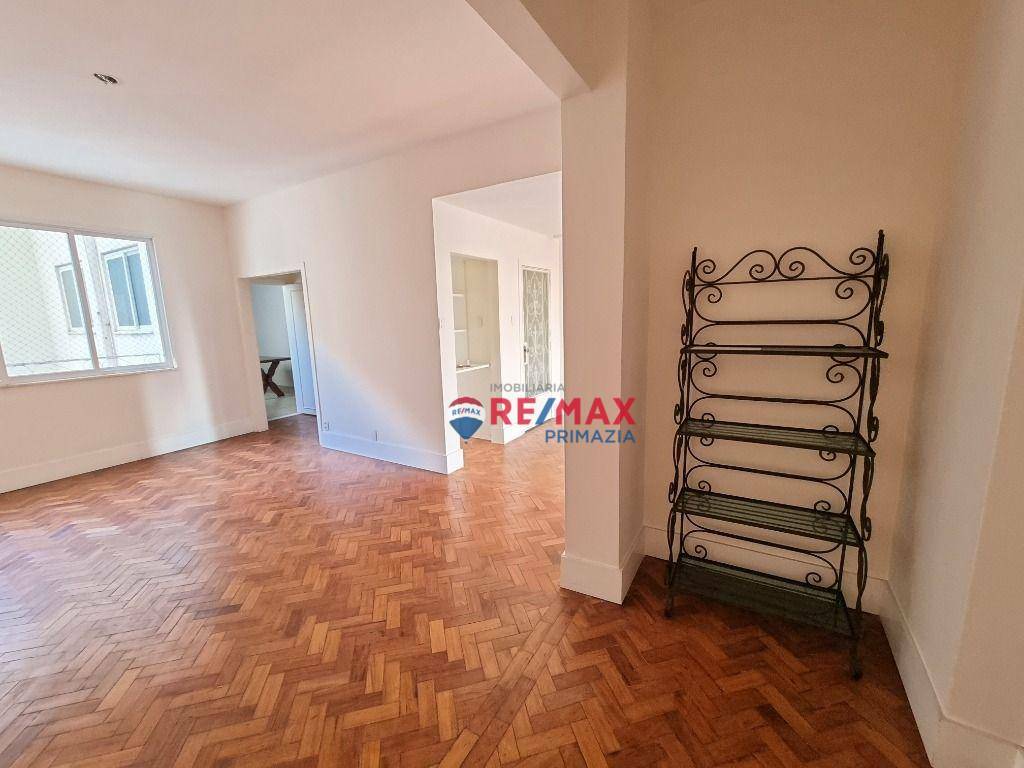 Apartamento à venda com 4 quartos, 230m² - Foto 3