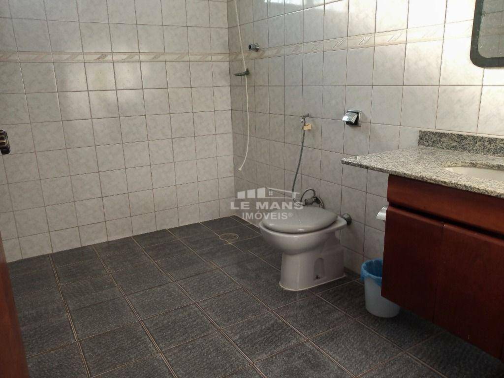 Casa à venda com 3 quartos, 258m² - Foto 18