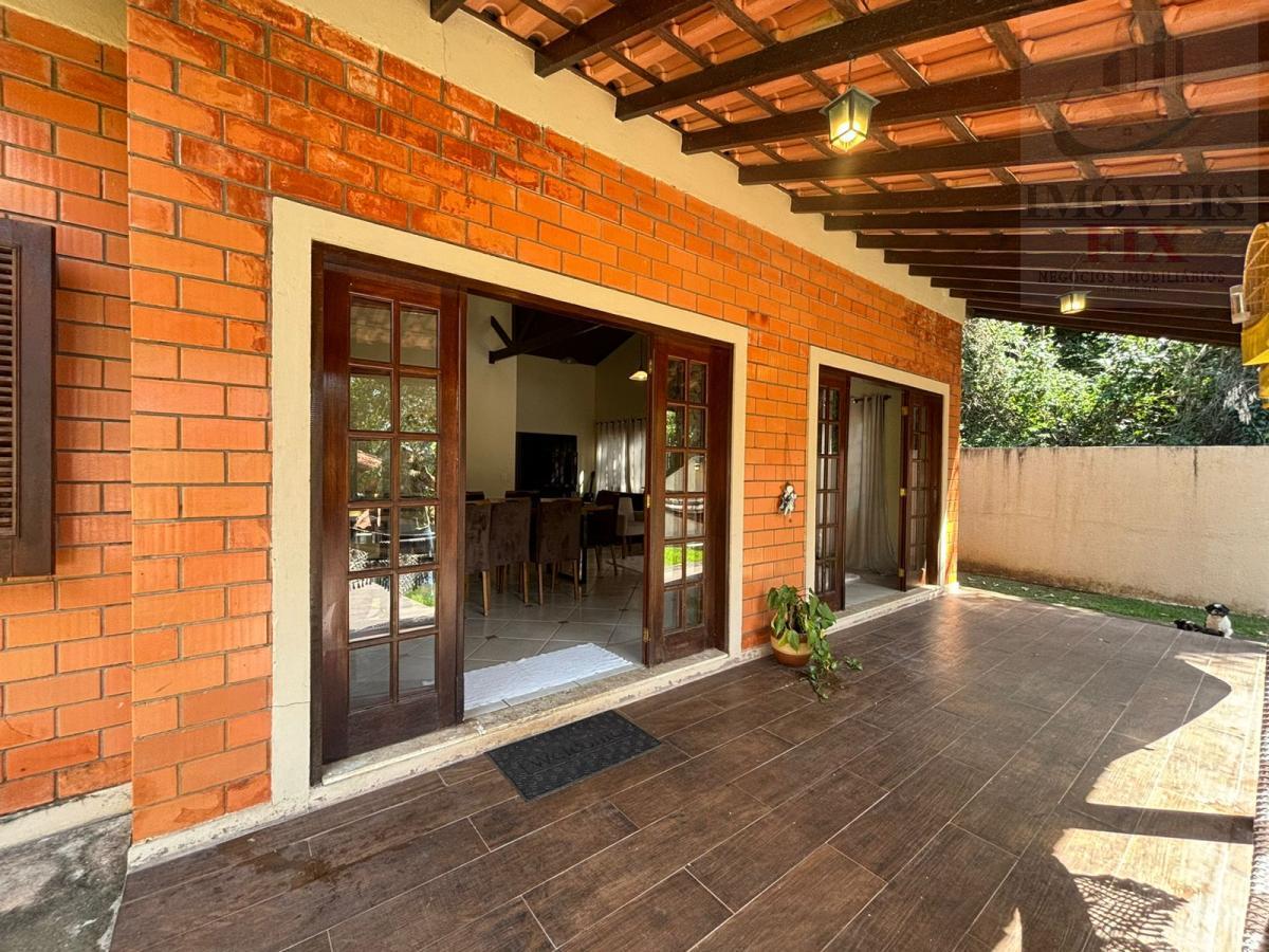 Casa de Condomínio à venda com 3 quartos, 300m² - Foto 4