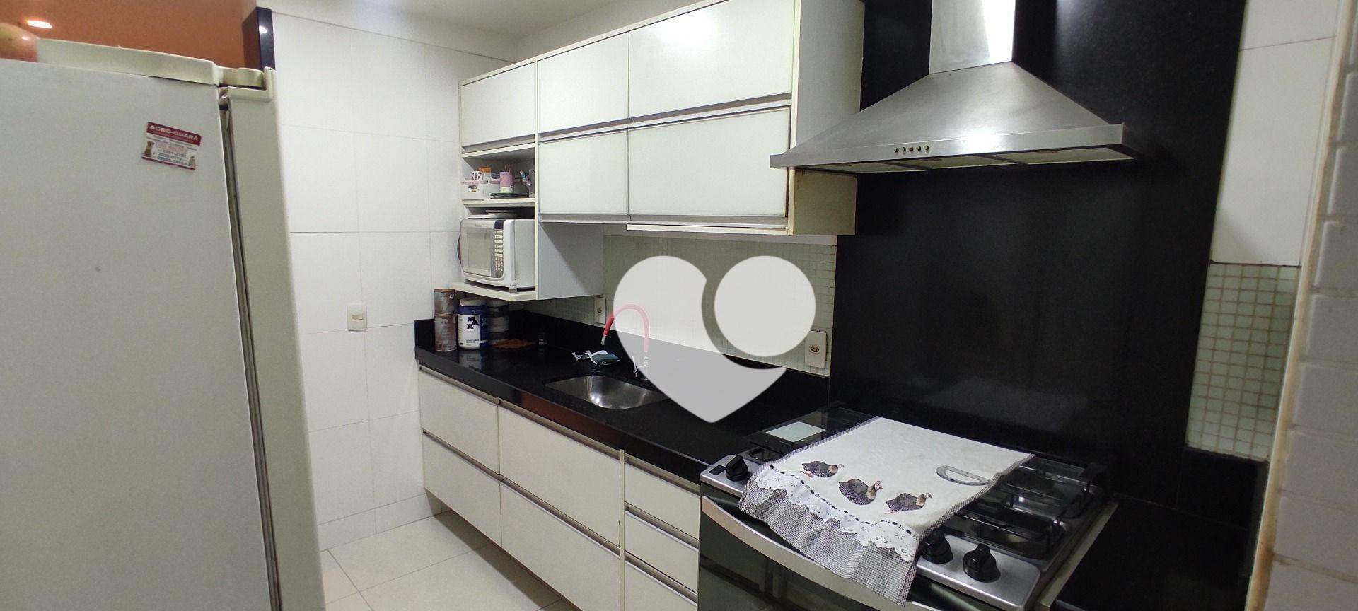 Apartamento à venda com 3 quartos, 150m² - Foto 13