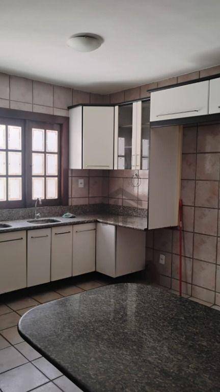 Casa à venda com 3 quartos, 240M2 - Foto 15