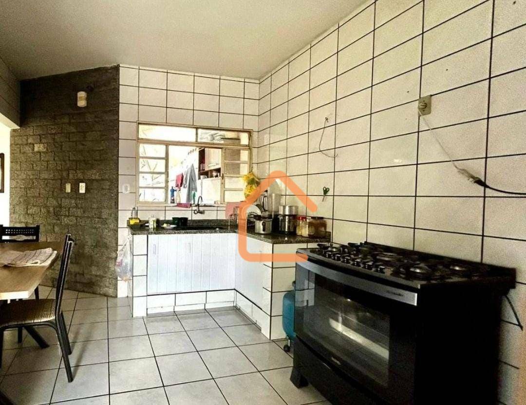 Casa à venda com 3 quartos, 171m² - Foto 3