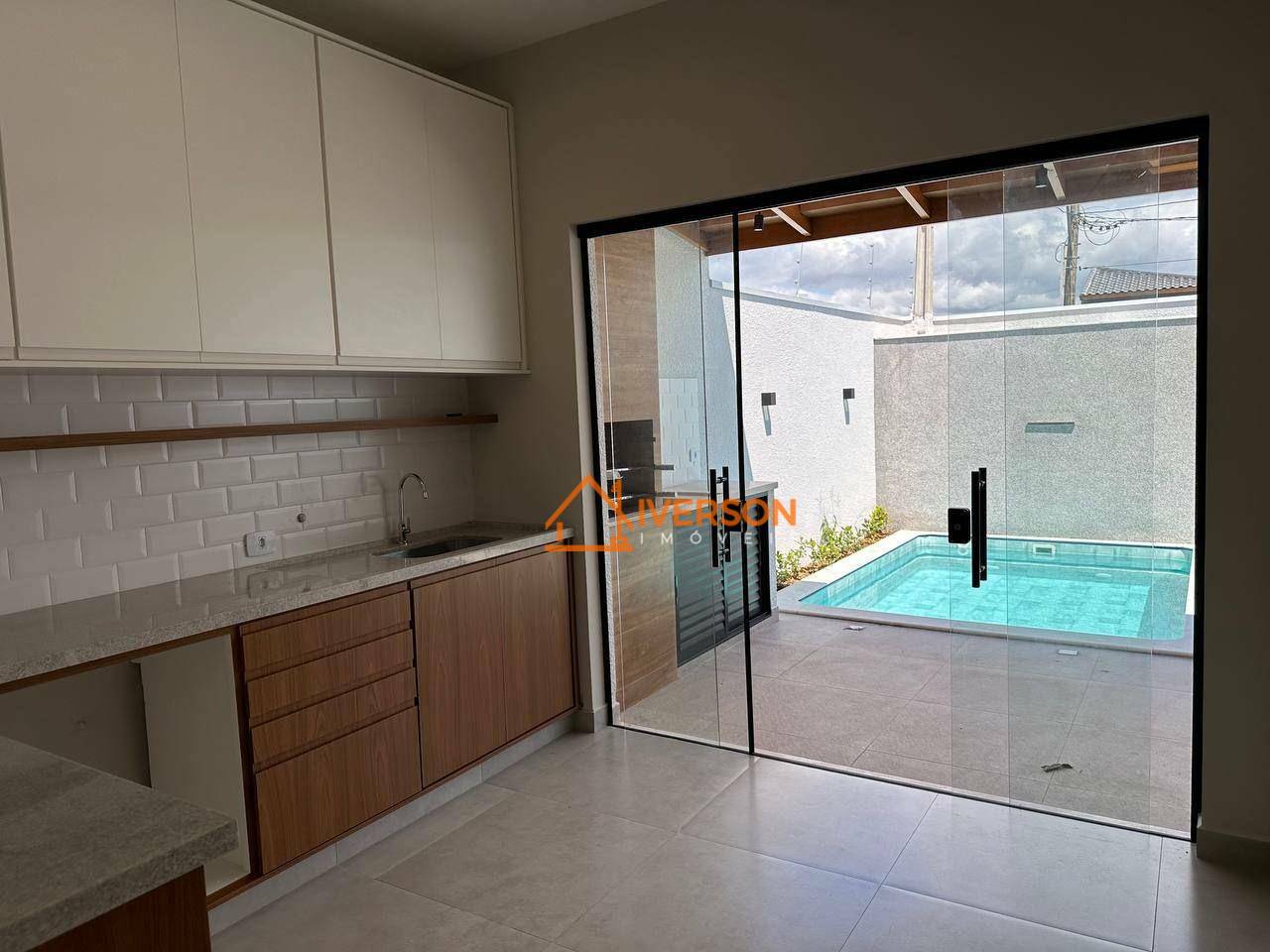 Casa à venda com 2 quartos, 84m² - Foto 9