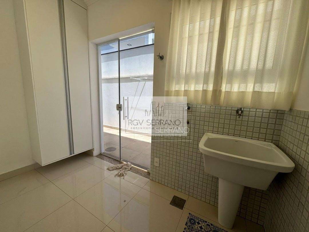 Casa de Condomínio à venda com 3 quartos, 324m² - Foto 17