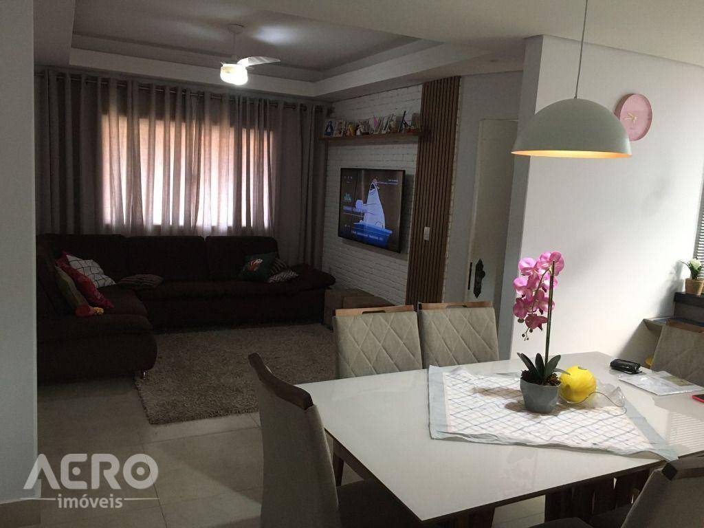 Casa à venda com 2 quartos, 126m² - Foto 2