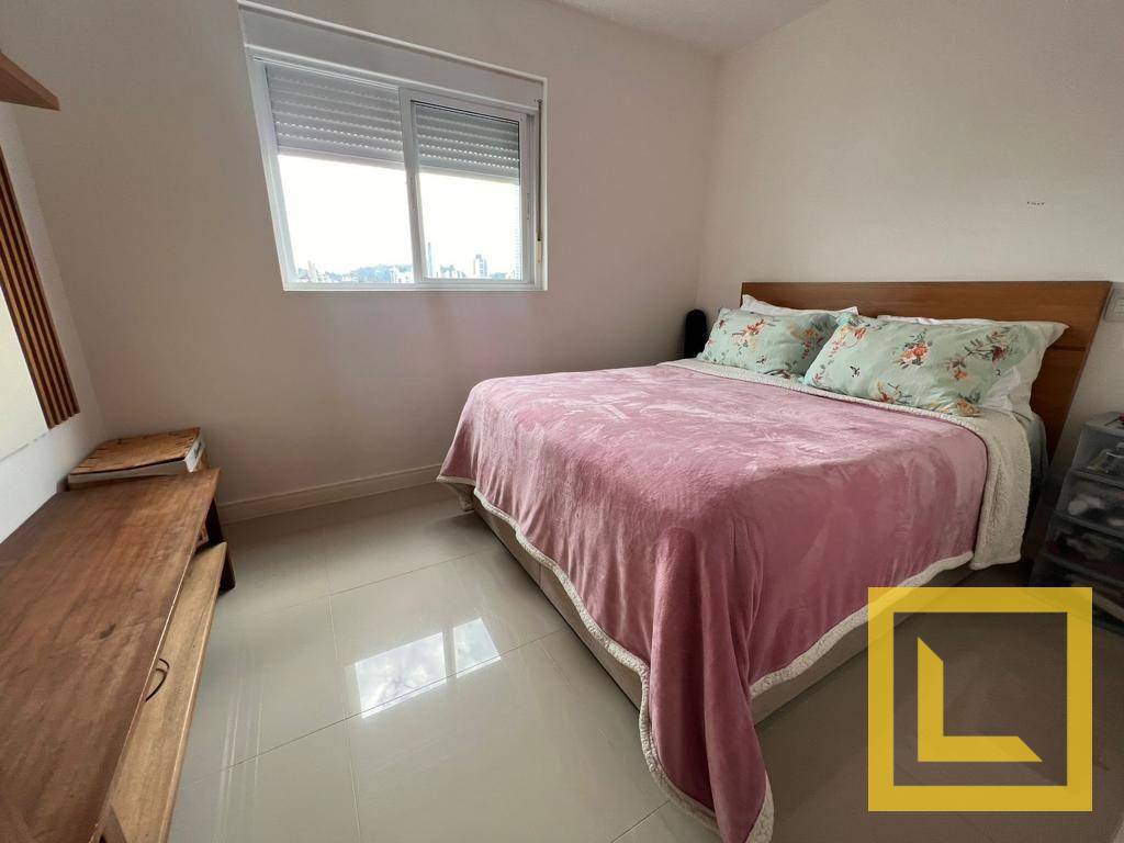 Apartamento à venda com 3 quartos, 95m² - Foto 7