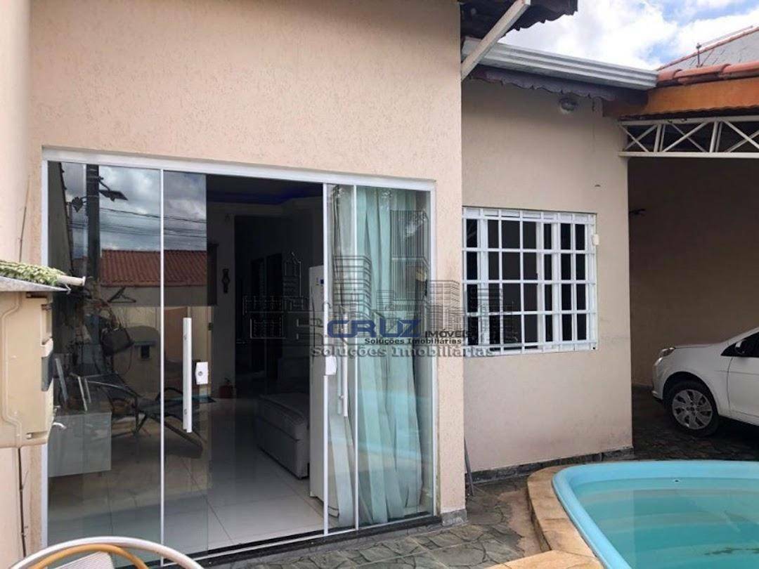 Casa à venda com 3 quartos, 150m² - Foto 1