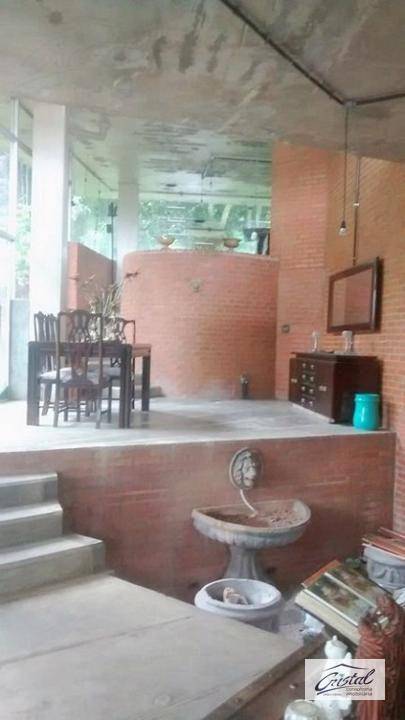 Casa de Condomínio à venda com 3 quartos, 220m² - Foto 2