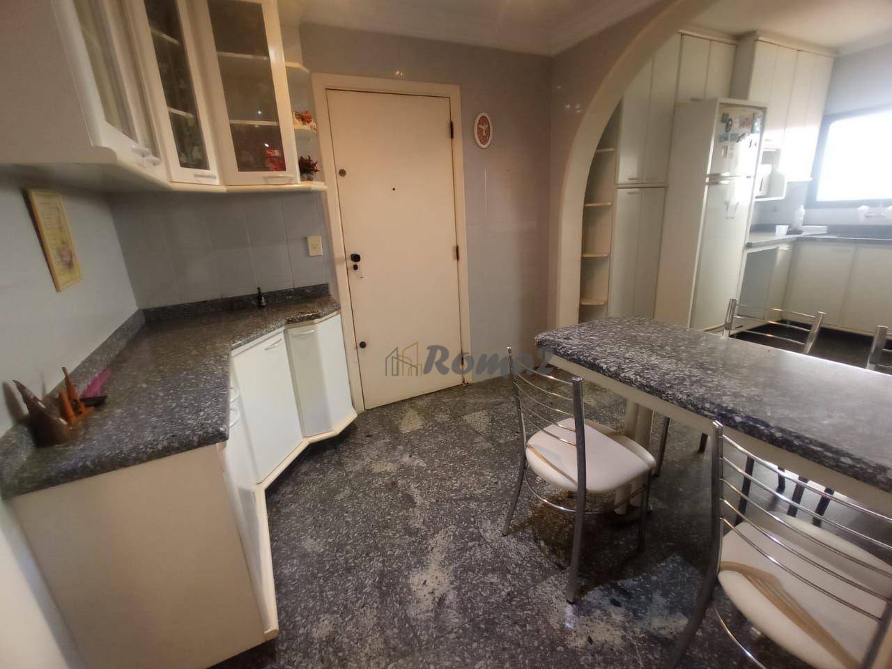 Apartamento à venda e aluguel com 3 quartos, 142m² - Foto 8